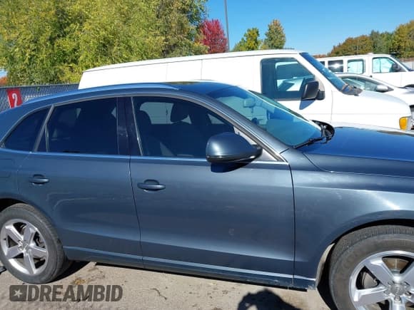 ✅ 2011 Audi Q5 Premium Plus • VIN: WA1LFAFP7BA011591 • Lot: 43483030. Wystawiony na IAAI z przebiegiem 99 220 mil. Bezpłatny archiwum sprzedaży aukcyjnych z USA i szczegółowy raport historii pojazdu na DreamBid. Zdjęcie 6.