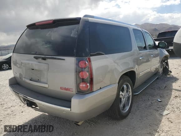 ✅ 2009 GMC Yukon XL • VIN: 1GKFK06289J114563 • Лот: 68253265. Опубликован ранее на Copart с пробегом Не указан. Бесплатный доступ к архиву аукционных продаж из США и подробный отчёт об истории автомобиля на DreamBid. Изображение 3.