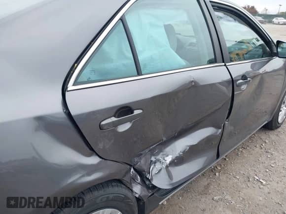 2013 Toyota Camry LE с VIN 4T1BD1FK1DU083878, выставлен на аукционе IAAI как лот 43561076 с пробегом 183 186 миль миль и . История ставок и продаж доступна на DreamBid. Изображение 17.