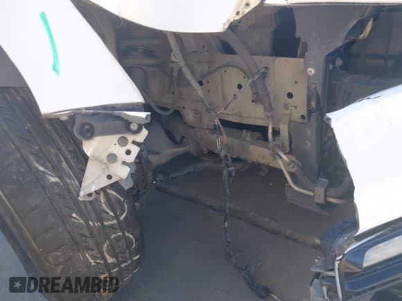 ✅ 2015 Infiniti Q50 Premium • VIN: JN1BV7AP1FM336842 • Lot: 40893482. Wystawiony na IAAI z przebiegiem 96 634 mil. Bezpłatny archiwum sprzedaży aukcyjnych z USA i szczegółowy raport historii pojazdu na DreamBid. Zdjęcie 18.