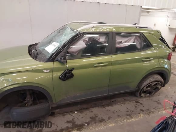 ✅ 2022 Hyundai Venue Limited • VIN: KMHRC8A37NU162032 • Lot: 41210185. Listed on IAAI with 45,382 mi. Free auction sales archive from the USA and detailed vehicle history report at DreamBid. Image 6.