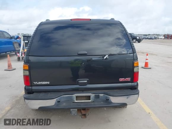 ✅ 2005 GMC Yukon SLE • VIN: 1GKEC13T45R236747 • Lot: 42443474. Listed on IAAI with Not provided. Free auction sales archive from the USA and detailed vehicle history report at DreamBid. Image 17.