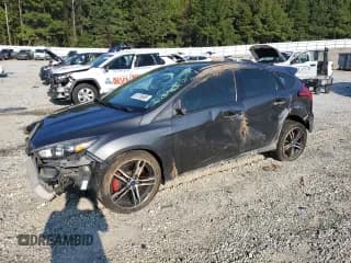 ✅ 2015 Ford Focus ST • VIN: 1FADP3L96FL280982 • Lot: 81129665. Wystawiony na Copart z przebiegiem 136 111 mil. Bezpłatny archiwum sprzedaży aukcyjnych z USA i szczegółowy raport historii pojazdu na DreamBid. Zdjęcie 1.