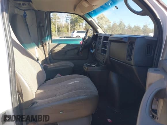 ✅ 2014 Chevrolet Express Cargo • VIN: 1GCWGGBA6E1122934 • Lot: 40999693. Listed on IAAI with 194,565 mi. Free auction sales archive from the USA and detailed vehicle history report at DreamBid. Image 5.