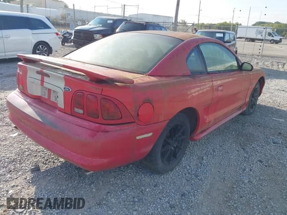 ✅ 1998 Ford Mustang GT • VIN: 1FAFP42X3WF272934 • Лот: 43161212. Опубликован ранее на IAAI с пробегом 182 766 миль. Бесплатный доступ к архиву аукционных продаж из США и подробный отчёт об истории автомобиля на DreamBid. Изображение 4.