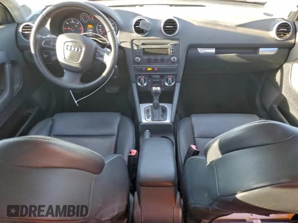 ✅ 2013 Audi A3 Premium Plus • VIN: WAUKJAFM0DA031123 • Лот: 94823255. Опубликован ранее на Copart с пробегом 164 317 миль. Бесплатный доступ к архиву аукционных продаж из США и подробный отчёт об истории автомобиля на DreamBid. Изображение 8.