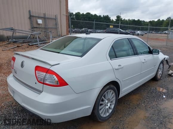 ✅ 2008 Mercury Milan Premier • VIN: 3MEHM08Z68R663190 • Lot: 43322877. Wystawiony na IAAI z przebiegiem 188 286 mil. Bezpłatny archiwum sprzedaży aukcyjnych z USA i szczegółowy raport historii pojazdu na DreamBid. Zdjęcie 4.