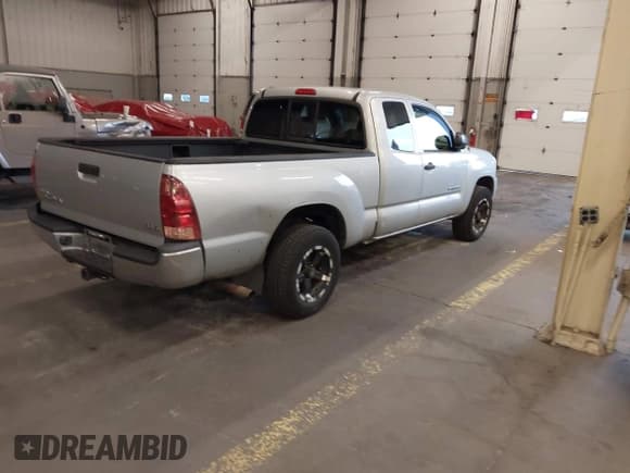 ✅ 2008 Toyota Tacoma • VIN: 5TETX22N28Z573149 • Lot: 43603771. Listed on IAAI with 117,504 mi. Free auction sales archive from the USA and detailed vehicle history report at DreamBid. Image 4.