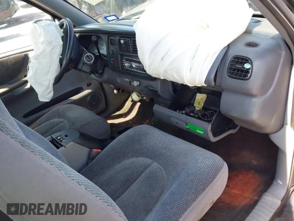 ✅ 1999 Dodge Dakota SLT • VIN: 1B7GL22Y1XS247515 • Lot: 42185138. Wystawiony na IAAI z przebiegiem Nie podano. Bezpłatny archiwum sprzedaży aukcyjnych z USA i szczegółowy raport historii pojazdu na DreamBid. Zdjęcie 5.