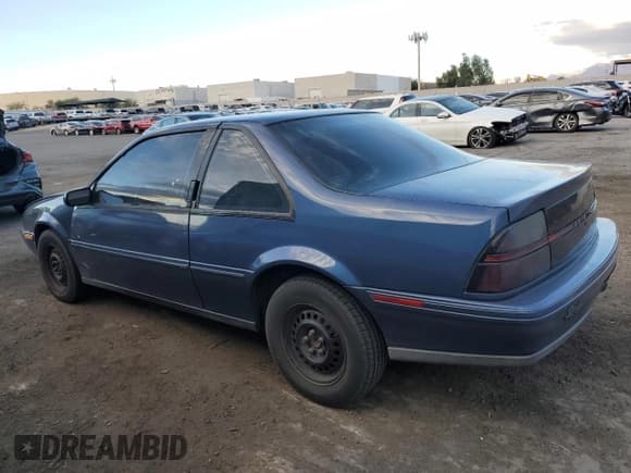 ✅ 1996 Chevrolet Beretta • VIN: 1G1LV15M8TY185316 • Лот: 76835634. Опубликован ранее на Copart с пробегом 87 232 миль. Бесплатный доступ к архиву аукционных продаж из США и подробный отчёт об истории автомобиля на DreamBid. Изображение 2.