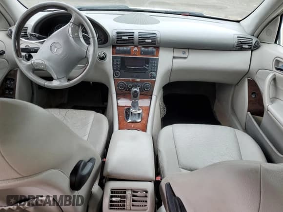 ✅ 2006 Mercedes-Benz C 280 Luxury • VIN: WDBRF54J96A913217 • Лот: 60497924. Опубликован ранее на Copart с пробегом 219 657 миль. Бесплатный доступ к архиву аукционных продаж из США и подробный отчёт об истории автомобиля на DreamBid. Изображение 8.