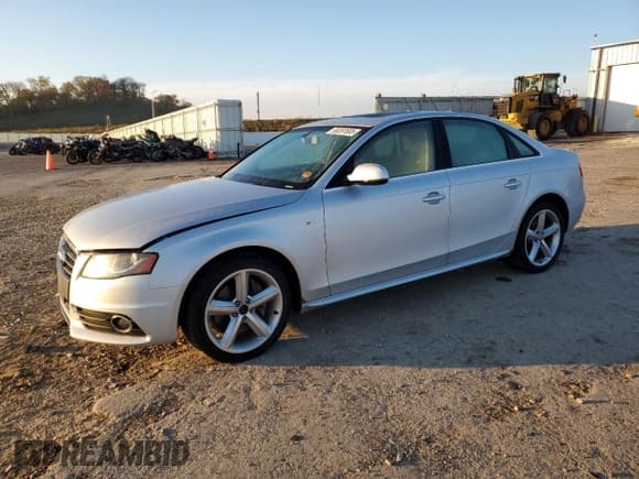 ✅ 2012 Audi A4 Premium Plus • VIN: WAUFFAFL9CA029637 • Лот: 90397605. Опубликован ранее на Copart с пробегом 130 485 миль. Бесплатный доступ к архиву аукционных продаж из США и подробный отчёт об истории автомобиля на DreamBid. Изображение 1.