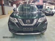 ✅ 2018 Nissan Rogue S • VIN: 5N1AT2MV6JC778294 • Lot: 93893745. Wystawiony na Copart z przebiegiem 157 122 mil. Bezpłatny archiwum sprzedaży aukcyjnych z USA i szczegółowy raport historii pojazdu na DreamBid. Zdjęcie 5.