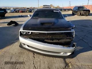 ✅ 2021 Dodge Challenger R/T Scat Pack • VIN: 2C3CDZFJ8MH681049 • Lot: 40988063. Wystawiony na Copart z przebiegiem 13 601 mil. Bezpłatny archiwum sprzedaży aukcyjnych z USA i szczegółowy raport historii pojazdu na DreamBid. Zdjęcie 5.