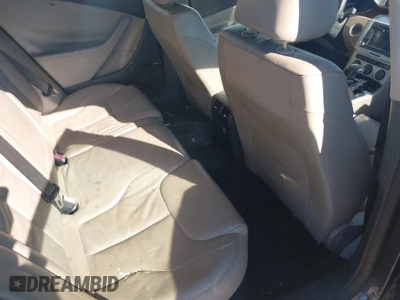 ✅ 2008 Volkswagen Passat Lux • VIN: WVWTK93C48E106743 • Лот: 43601621. Опубликован ранее на IAAI с пробегом 155 316 миль. Бесплатный доступ к архиву аукционных продаж из США и подробный отчёт об истории автомобиля на DreamBid. Изображение 8.