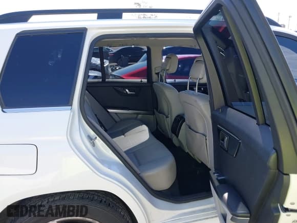 ✅ 2014 Mercedes-Benz GLK 350 • VIN: WDCGG5HB4EG237080 • Лот: 42961496. Опубликован ранее на IAAI с пробегом 208 529 миль. Бесплатный доступ к архиву аукционных продаж из США и подробный отчёт об истории автомобиля на DreamBid. Изображение 8.