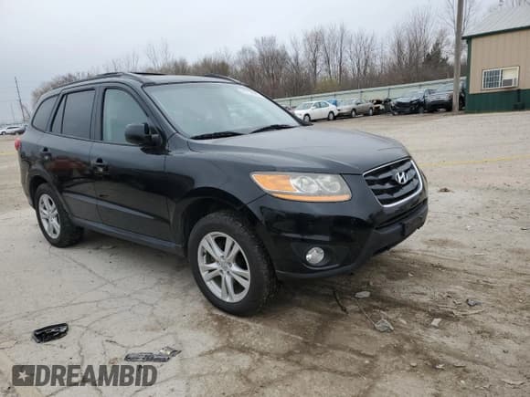 ✅ 2011 Hyundai Santa Fe SE • VIN: 5XYZHDAG6BG005381 • Lot: 81718484. Listed on Copart with 96,325 mi. Free auction sales archive from the USA and detailed vehicle history report at DreamBid. Image 4.