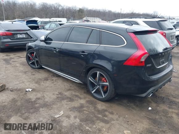 ✅ 2015 Volvo V60 • VIN: YV1902SS9F1227783 • Лот: 41633737. Опубликован ранее на IAAI с пробегом 141 791 миль. Бесплатный доступ к архиву аукционных продаж из США и подробный отчёт об истории автомобиля на DreamBid. Изображение 3.