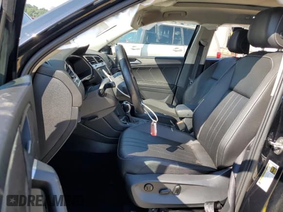 ✅ 2023 Volkswagen Tiguan SE • VIN: 3VVMB7AX9PM004007 • Lot: 67941465. Wystawiony na Copart z przebiegiem 47 578 mil. Bezpłatny archiwum sprzedaży aukcyjnych z USA i szczegółowy raport historii pojazdu na DreamBid. Zdjęcie 7.