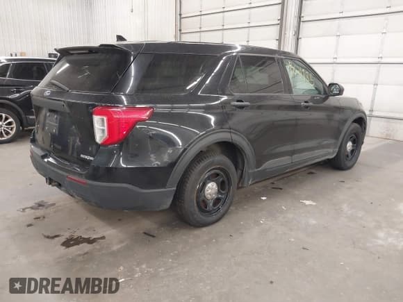 ✅ 2020 Ford Police Interceptor Utility • VIN: 1FM5K8AB2LGC01209 • Lot: 43621985. Wystawiony na IAAI z przebiegiem 117 708 mil. Bezpłatny archiwum sprzedaży aukcyjnych z USA i szczegółowy raport historii pojazdu na DreamBid. Zdjęcie 4.