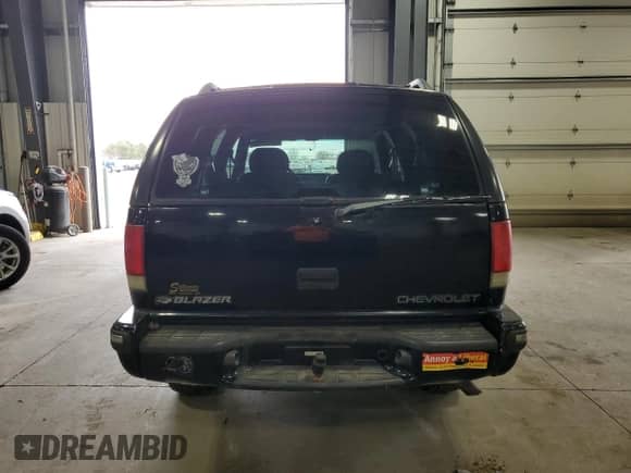 1998 Chevrolet Blazer LT с VIN 1GNDT13W3W2139171, выставлен на аукционе Copart как лот 50983195 с пробегом 157 580 миль миль и Чистый • Clean title. История ставок и продаж доступна на DreamBid. Изображение 6.