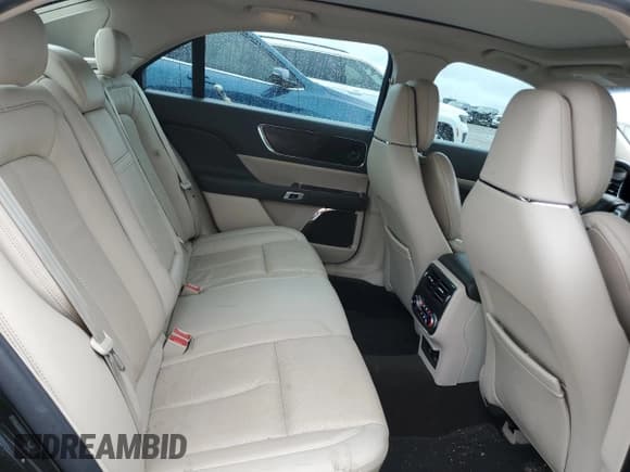 ✅ 2019 Lincoln Continental Reserve • VIN: 1LN6L9NC5K5600460 • Lot: 68076105. Wystawiony na Copart z przebiegiem 72 283 mil. Bezpłatny archiwum sprzedaży aukcyjnych z USA i szczegółowy raport historii pojazdu na DreamBid. Zdjęcie 10.