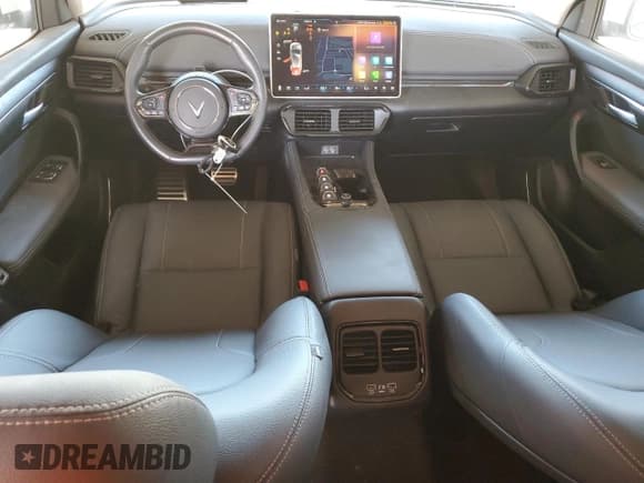 ✅ 2024 VinFast VF 8 Eco • VIN: RLLV1AEB3RH007872 • Лот: 70881575. Опубликован ранее на Copart с пробегом 21 744 миль. Бесплатный доступ к архиву аукционных продаж из США и подробный отчёт об истории автомобиля на DreamBid. Изображение 8.