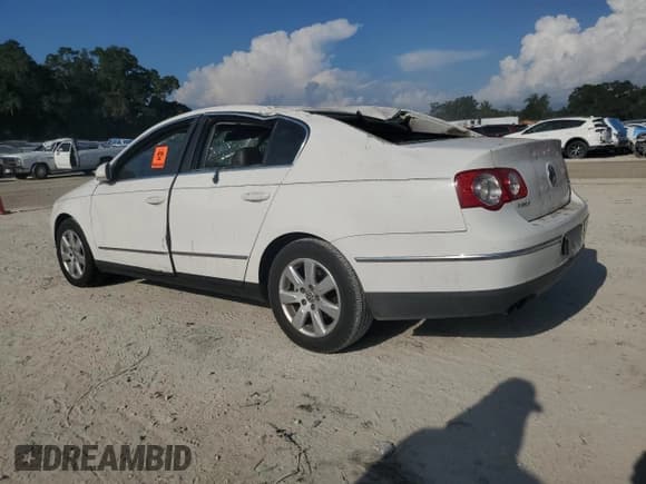 ✅ 2008 Volkswagen Passat Turbo • VIN: WVWJK73C38P006049 • Lot: 66376655. Wystawiony na Copart z przebiegiem 136 640 mil. Bezpłatny archiwum sprzedaży aukcyjnych z USA i szczegółowy raport historii pojazdu na DreamBid. Zdjęcie 2.