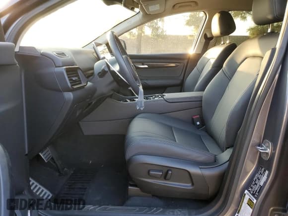 ✅ 2023 VinFast VF 8 Eco • VIN: RLLV1AEB5PH001147 • Lot: 89176965. Wystawiony na Copart z przebiegiem 3 131 mil. Bezpłatny archiwum sprzedaży aukcyjnych z USA i szczegółowy raport historii pojazdu na DreamBid. Zdjęcie 7.