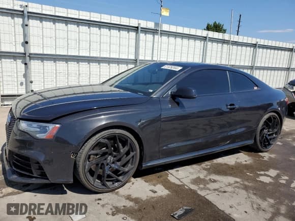 ✅ 2014 Audi RS 5 • VIN: WUAC6AFR9EA901833 • Lot: 61526344. Listed on Copart with 118,730 mi. Free auction sales archive from the USA and detailed vehicle history report at DreamBid. Image 1.