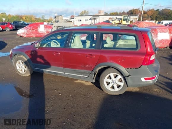 ✅ 2008 Volvo XC70 • VIN: YV4BZ982X81008103 • Лот: 43473831. Опубликован ранее на IAAI с пробегом 201 129 миль. Бесплатный доступ к архиву аукционных продаж из США и подробный отчёт об истории автомобиля на DreamBid. Изображение 6.