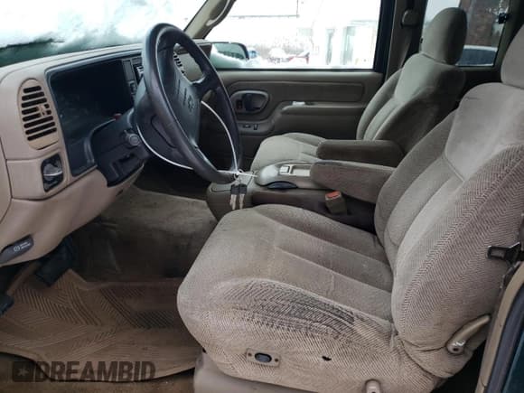 ✅ 1997 Chevrolet Silverado 1500 • VIN: 1GCEC19M5VE234668 • Lot: 87549755. Wystawiony na Copart z przebiegiem 241 680 mil. Bezpłatny archiwum sprzedaży aukcyjnych z USA i szczegółowy raport historii pojazdu na DreamBid. Zdjęcie 7.