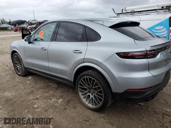 ✅ 2022 Porsche Cayenne • VIN: WP1BA2AY5NDA47187 • Lot: 80559273. Wystawiony na Copart z przebiegiem 18 572 mil. Bezpłatny archiwum sprzedaży aukcyjnych z USA i szczegółowy raport historii pojazdu na DreamBid. Zdjęcie 2.