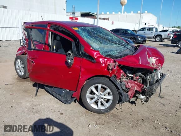 ✅ 2014 Nissan Note S • VIN: 3N1CE2CP5EL412334 • Lot: 43659903. Wystawiony na IAAI z przebiegiem 90 829 mil. Bezpłatny archiwum sprzedaży aukcyjnych z USA i szczegółowy raport historii pojazdu na DreamBid. Zdjęcie 1.