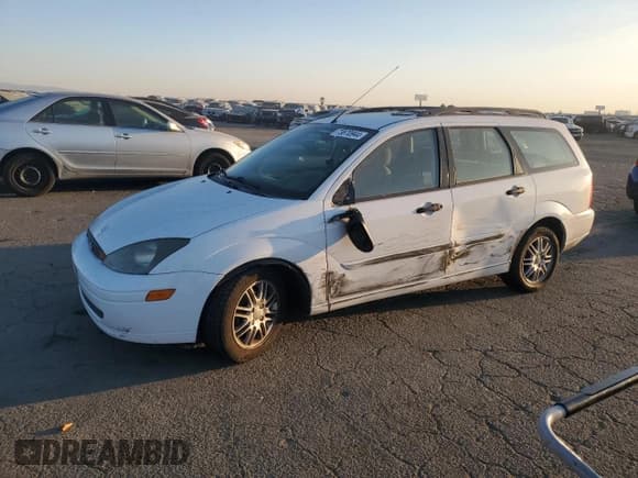 ✅ 2003 Ford Focus • VIN: 1FAHP36Z53W254395 • Lot: 73870944. Wystawiony na Copart z przebiegiem 82 010 mil. Bezpłatny archiwum sprzedaży aukcyjnych z USA i szczegółowy raport historii pojazdu na DreamBid. Zdjęcie 1.