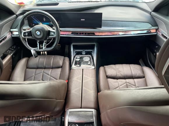 ✅ 2023 BMW 7 Series 760i xDrive • VIN: WBA33EJ06PCL49704 • Лот: 76090314. Опубликован ранее на Copart с пробегом 27 123 миль. Бесплатный доступ к архиву аукционных продаж из США и подробный отчёт об истории автомобиля на DreamBid. Изображение 8.