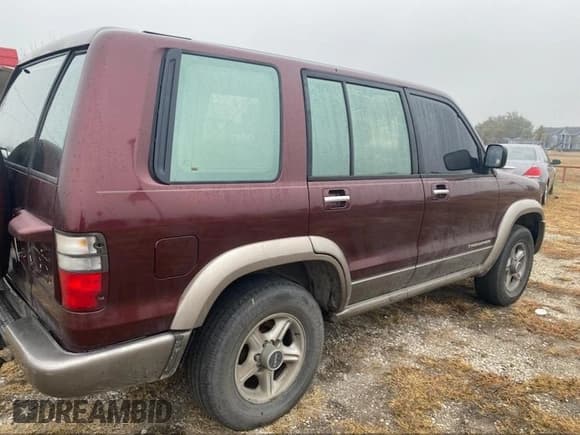 ✅ 2002 Isuzu Trooper S • VIN: JACDS58X727J02138 • Лот: 41455245. Опубликован ранее на IAAI с пробегом 186 560 миль. Бесплатный доступ к архиву аукционных продаж из США и подробный отчёт об истории автомобиля на DreamBid. Изображение 4.