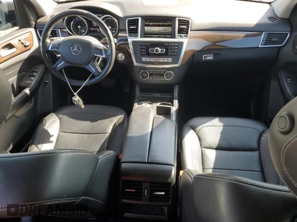 ✅ 2013 Mercedes-Benz M 350 • VIN: 4JGDA2EB3DA176671 • Лот: 84074275. Опубликован ранее на Copart с пробегом 208 376 миль. Бесплатный доступ к архиву аукционных продаж из США и подробный отчёт об истории автомобиля на DreamBid. Изображение 8.