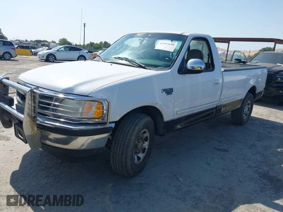 ✅ 1998 Ford F-250 • VIN: 1FTRF27LXWKA85931 • Lot: 42397698. Listed on IAAI with 85,185 mi. Free auction sales archive from the USA and detailed vehicle history report at DreamBid. Image 2.