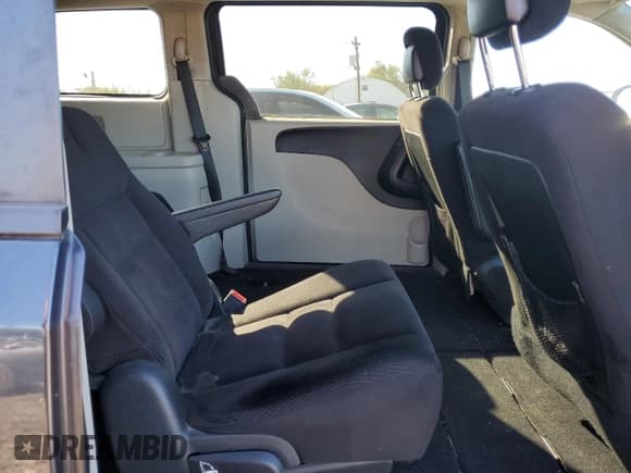 ✅ 2014 Dodge Grand Caravan SE • VIN: 2C4RDGBG1ER389808 • Lot: 86873415. Wystawiony na Copart z przebiegiem 172 800 mil. Bezpłatny archiwum sprzedaży aukcyjnych z USA i szczegółowy raport historii pojazdu na DreamBid. Zdjęcie 11.