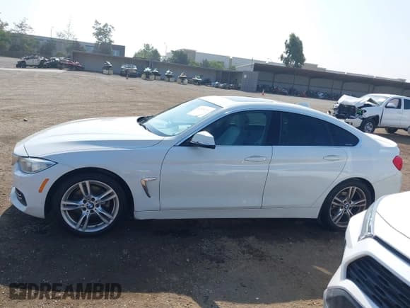 ✅ 2015 BMW 4 Series 428i • VIN: WBA4A9C52FGL86704 • Lot: 42959252. Listed on IAAI with 110,395 mi. Free auction sales archive from the USA and detailed vehicle history report at DreamBid. Image 14.