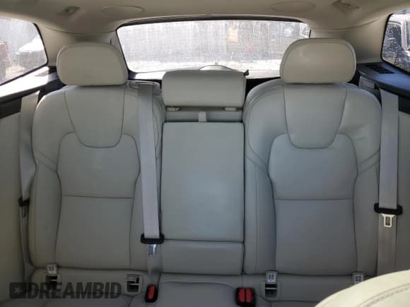 ✅ 2022 Volvo XC60 Inscription • VIN: YV4H60DL0N1059277 • Lot: 73740644. Wystawiony na Copart z przebiegiem Nie podano. Bezpłatny archiwum sprzedaży aukcyjnych z USA i szczegółowy raport historii pojazdu na DreamBid. Zdjęcie 10.