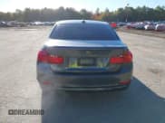 ✅ 2015 BMW 3 Series 328i xDrive • VIN: WBA3B5G59FNS15570 • Lot: 43375696. Wystawiony na IAAI z przebiegiem 92 961 mil. Bezpłatny archiwum sprzedaży aukcyjnych z USA i szczegółowy raport historii pojazdu na DreamBid. Zdjęcie 16.