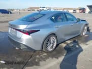 ✅ 2023 Lexus IS 300 • VIN: JTHDA1D24P5128432 • Lot: 43528227. Wystawiony na IAAI z przebiegiem 17 365 mil. Bezpłatny archiwum sprzedaży aukcyjnych z USA i szczegółowy raport historii pojazdu na DreamBid. Zdjęcie 4.