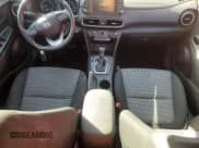 ✅ 2020 Hyundai Kona SEL • VIN: KM8K2CAAXLU473473 • Лот: 73172324. Опубликован ранее на Copart с пробегом 5 544 миль. Бесплатный доступ к архиву аукционных продаж из США и подробный отчёт об истории автомобиля на DreamBid. Изображение 8.