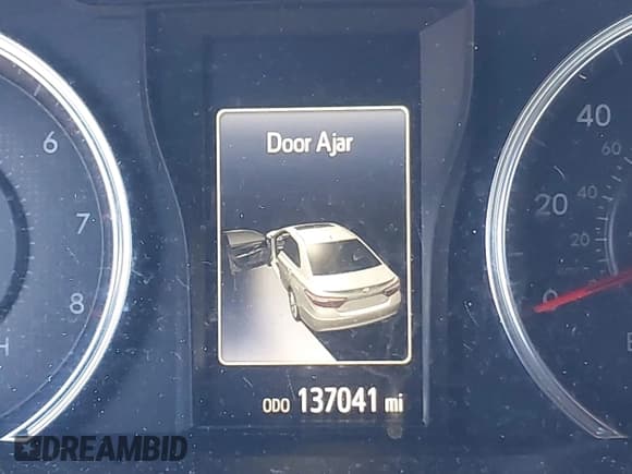 ✅ 2017 Toyota Camry SE • VIN: 4T1BF1FK8HU627454 • Lot: 43658591. Listed on IAAI with 137,041 mi. Free auction sales archive from the USA and detailed vehicle history report at DreamBid. Image 15.