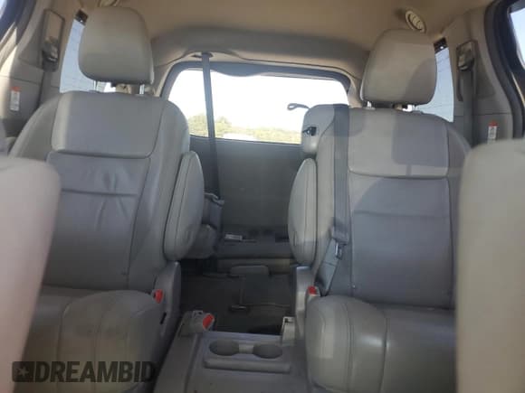 ✅ 2018 Toyota Sienna XLE • VIN: 5TDYZ3DC4JS952903 • Lot: 86446965. Listed on Copart with 173,573 mi. Free auction sales archive from the USA and detailed vehicle history report at DreamBid. Image 10.