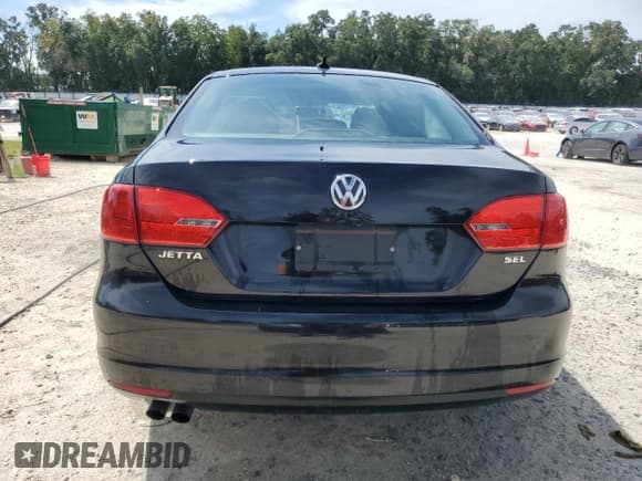 ✅ 2014 Volkswagen Jetta SEL • VIN: 3VWL07AJ1EM402947 • Lot: 71618745. Wystawiony na Copart z przebiegiem 73 240 mil. Bezpłatny archiwum sprzedaży aukcyjnych z USA i szczegółowy raport historii pojazdu na DreamBid. Zdjęcie 6.