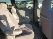 ✅ 2003 Chrysler Town & Country • VIN: 2C4GP24R73R362514 • Lot: 79293044. Wystawiony na Copart z przebiegiem 163 911 mil. Bezpłatny archiwum sprzedaży aukcyjnych z USA i szczegółowy raport historii pojazdu na DreamBid. Zdjęcie 12.