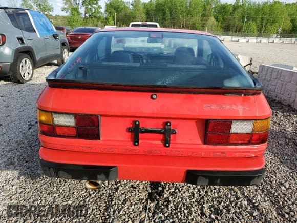 ✅ 1987 Porsche 924 • VIN: WP0AA0926HN455939 • Lot: 54237215. Wystawiony na Copart z przebiegiem 15 430 mil. Bezpłatny archiwum sprzedaży aukcyjnych z USA i szczegółowy raport historii pojazdu na DreamBid. Zdjęcie 6.